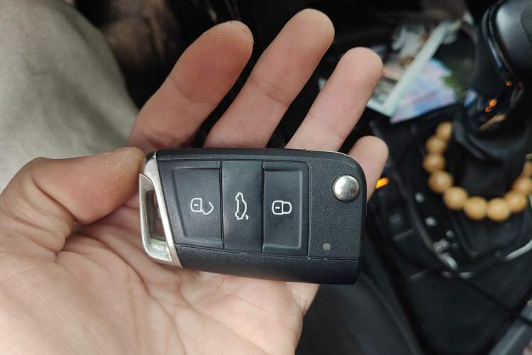 Used Volkswagen Tiguan L 2019 330TSI Automatic Two-Wheel Drive Panoramic Comfort Edition China VI Standard
