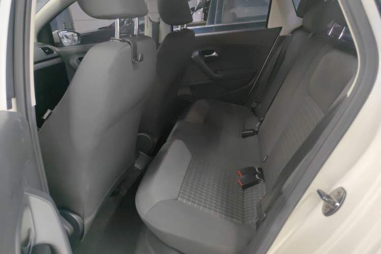 Used Volkswagen Polo 2016 1.6L Automatic Comfort Model
