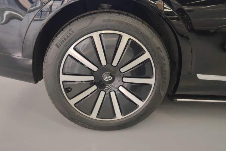 Used Hima AITO M9 2024 Range-Extended Ultra Version 42 kWh 6-Seater Model