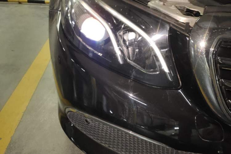 Used Mercedes-Benz E-Class 2019 E 260 L
