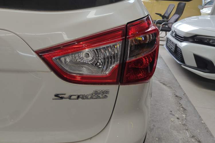 Used Suzuki S-Cross 2014 1.6L CVT Two-Wheel Drive Entry Model