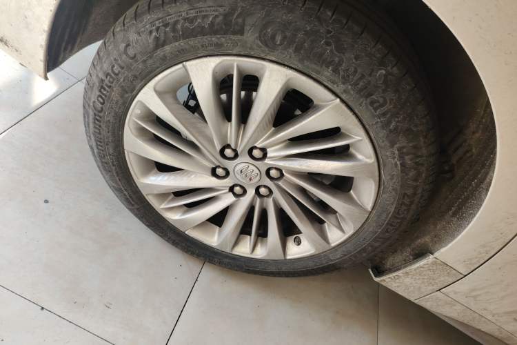 Used Buick Century 2023 2.0T Seven-Seater Yinshi Edition
