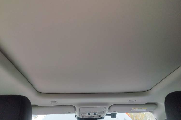 Used Land Rover Range Rover Evoque 2021 Range Rover Velar L 249PS R-Dynamic First Edition
