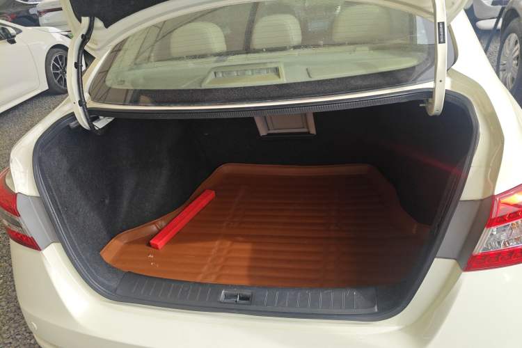 Used Nissan Sylphy 2014 1.6XV CVT Deluxe Edition
