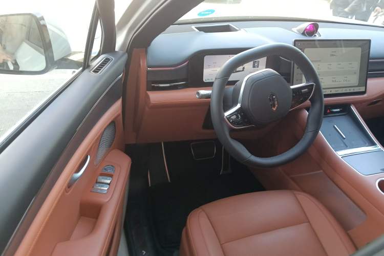 Used Hima AITO M5 2025 Extended-Range Ultra All-Wheel-Drive Version
