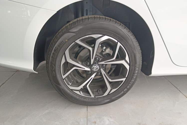 Used MG 5 2023 180 DVVT Manual Fashion Edition
