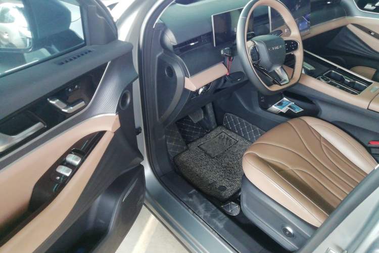 Used Chery Tiggo 8 L 2024 2.0T Two-Wheel Drive Prestige Version 5 Seats