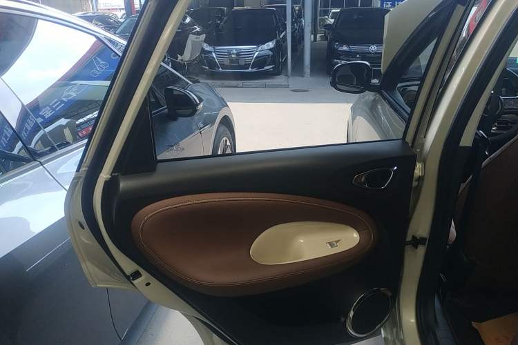 Used Wuling Bingo 2023 333 km Lingxi Connected+ Version
