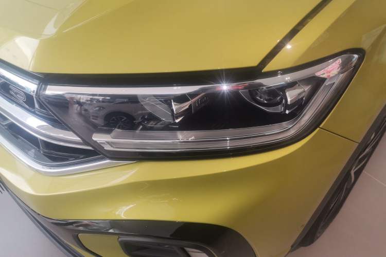 Used Volkswagen T-ROC 2023 300TSI DSG Two-Wheel Drive Starlight Edition