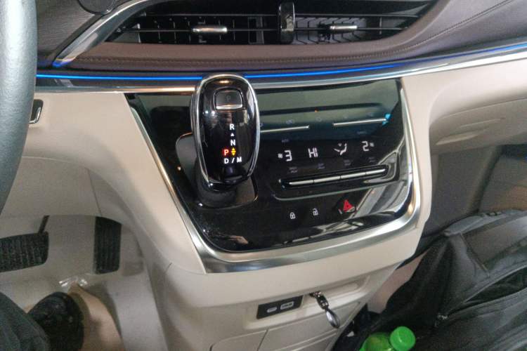 Used Buick GL8 2023 Land Executive Class Smart Enjoyment Model