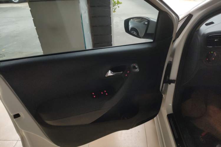 Used Volkswagen Polo 2016 1.4L Automatic Trendy Model
