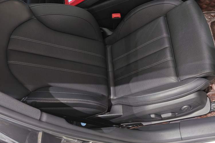 Used Audi A4L 2023 40 TFSI Luxury Dynamic Model
