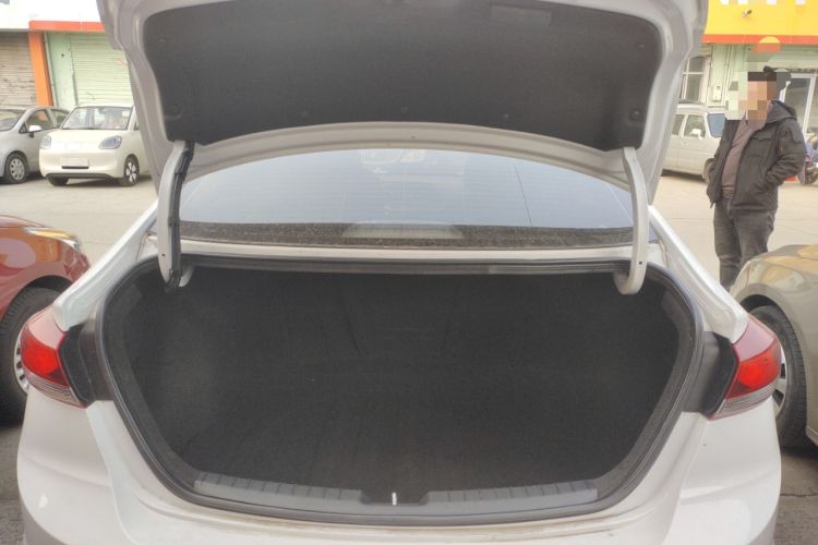 Used Hyundai Elantra 2016 1.6L Automatic ZhiXuan – Elite Version
