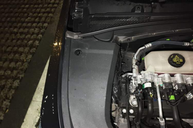 Used Roewe D6 2025 450km Deluxe Edition
