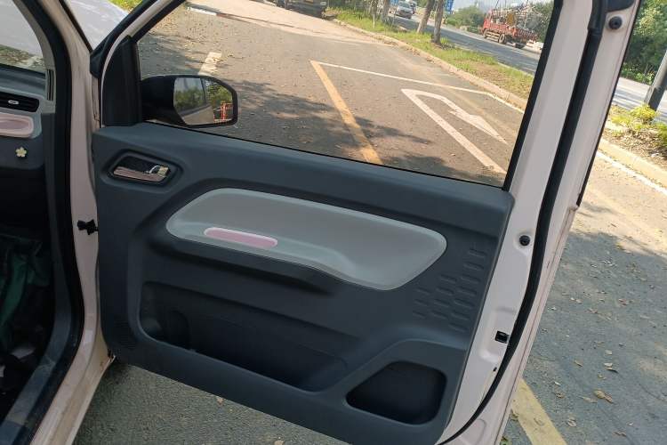 Used Wuling Hongguang MINIEV 2022 Macaron Premium Model – Lithium Ternary Battery
