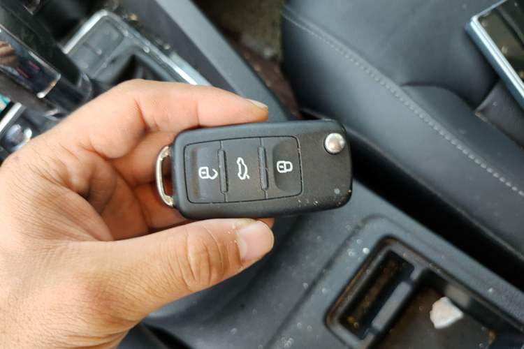 Used Volkswagen Sagitar 2017 230TSI Automatic Comfort Version
