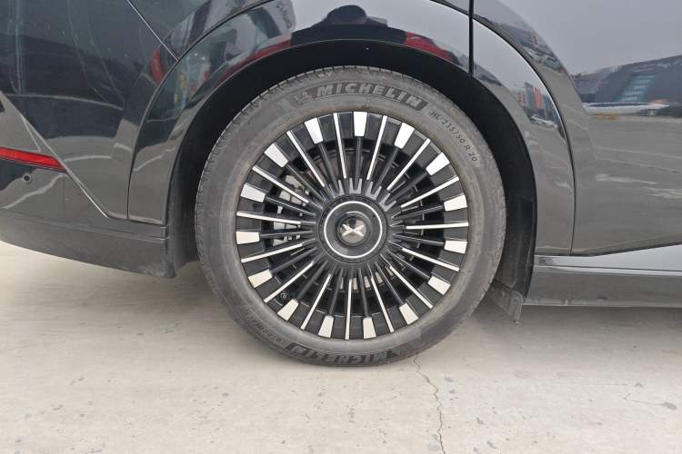 Used XPeng X9 2025 740 Ultra-Long Range Max
