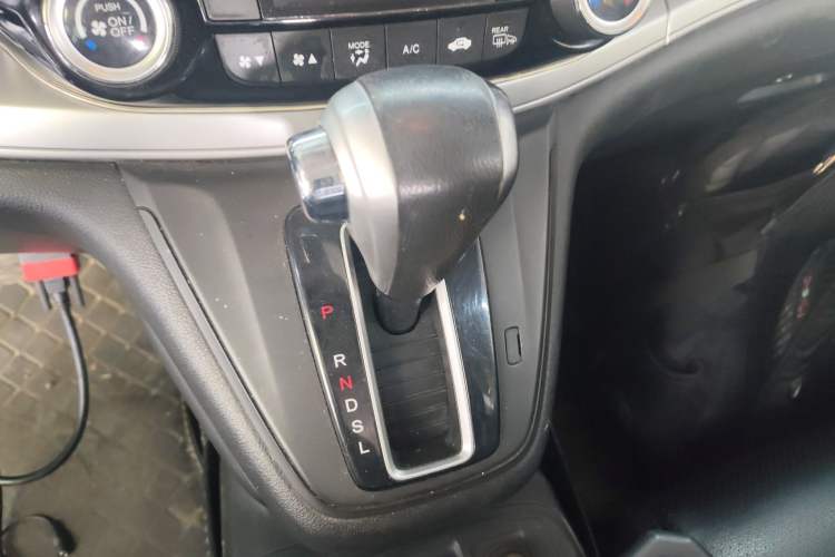 Used Honda CR-V 2015 2.4L two-wheel drive luxury version
