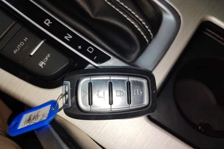 Used Geely Auto Emgrand X7 Sport 2018 1.8TD Automatic Two-Wheel Drive Smart Connect 4G Internet Edition
