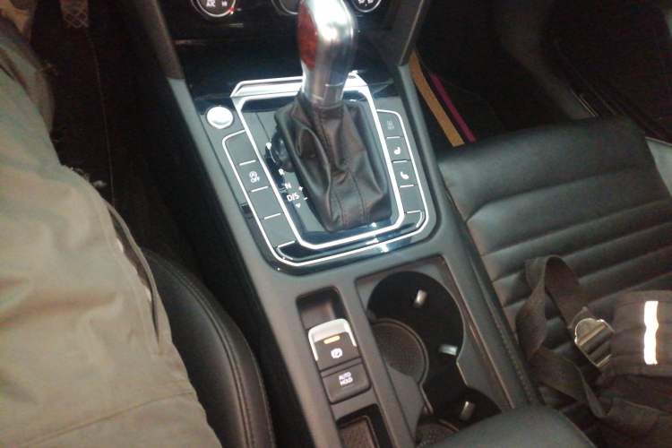 Used Volkswagen Magotan 2019 330TSI DSG Leading Model China VI Standard
