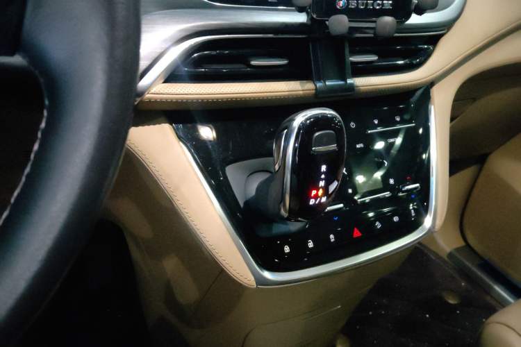 Used Buick GL8 2021 ES Landtrek 653T Luxury Model