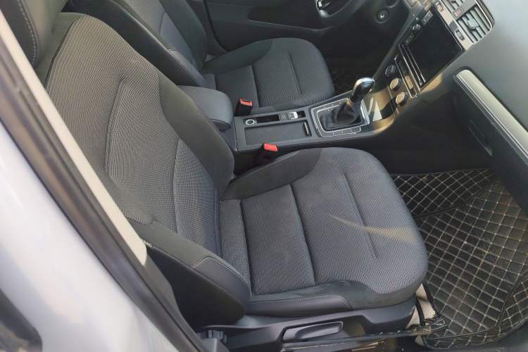 Used Volkswagen Golf 2019 1.6L Automatic Comfort Model China V Standard
