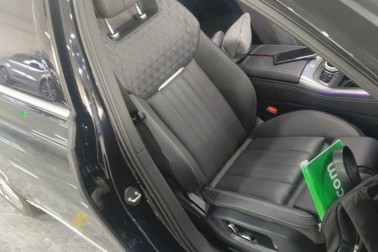 Used Hongqi H9 2022 2.0T Smart Connect Flagship Edition

