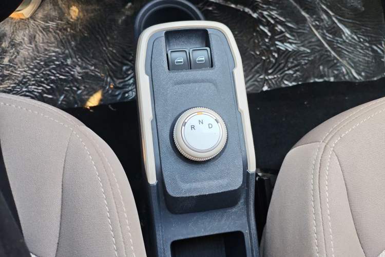 Used Chery QQ Ice Cream 2022 120km Conical Shape Lithium Iron Phosphate
