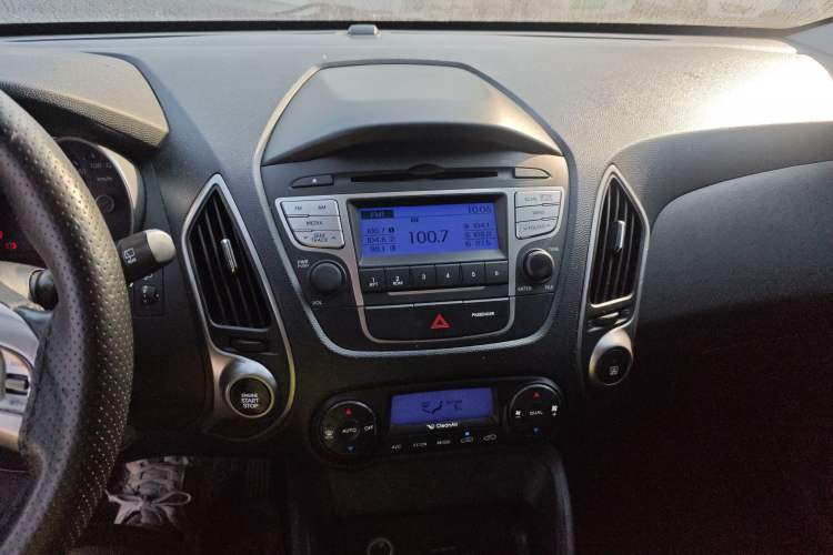 Used Hyundai ix35 2015 2.0L Automatic 2WD Smart Type China IV
