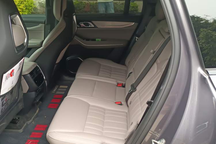 Used Lynk & Co 09 EM-P 2023 2.0TD EM-P Long-Range Version AM Seven-Seater
