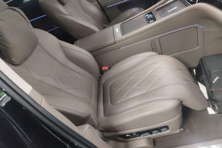 Used Hima AITO M9 2024 Range-Extended Ultra Version 52 kWh 5-Seater Model
