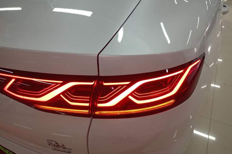 Used BYD Qin L 2025 DM-i Smart Drive 120KM Superior Model
