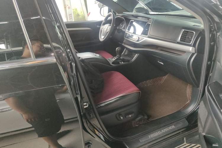 Used Toyota Highlander 2018 2.0T Four-Wheel Drive Luxury Version 7 Seats China VI Standard
