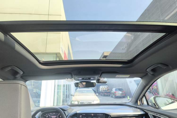 Used Audi Q4 e-tron 2022 50 e-tron quattro Visionary Edition
