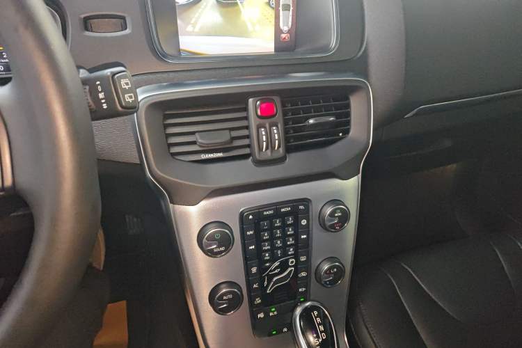 Used Volvo V40 2018 T3 Zhiya Edition