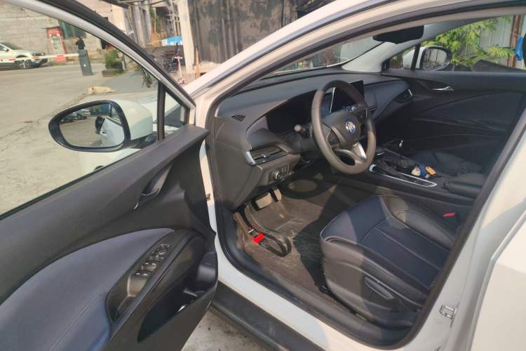 Used Buick Velite 6 2019 Connected Fashion Model
