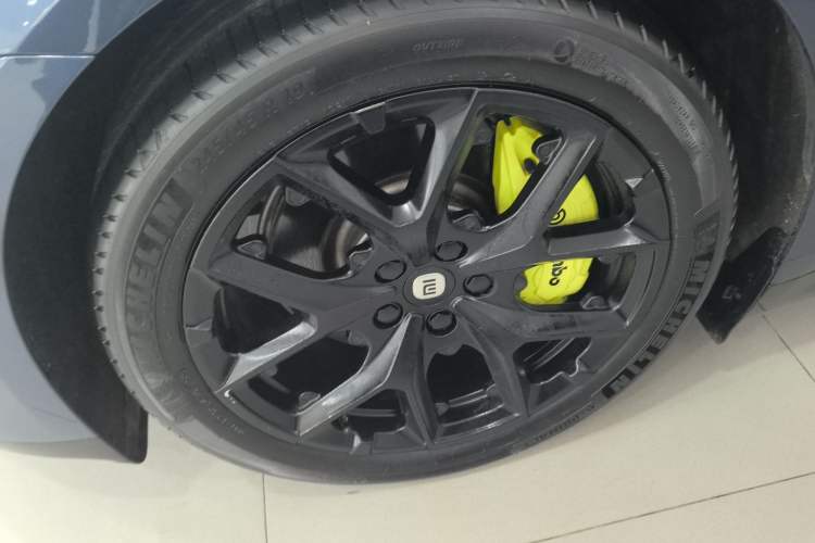 Used  SU7 2024 Rear-Drive Ultra-Long Range Advanced Pro-Level Intelligent Driving Version