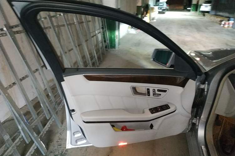 Used Mercedes-Benz E-Class 2014 Facelifted E 260 L Luxury Edition
