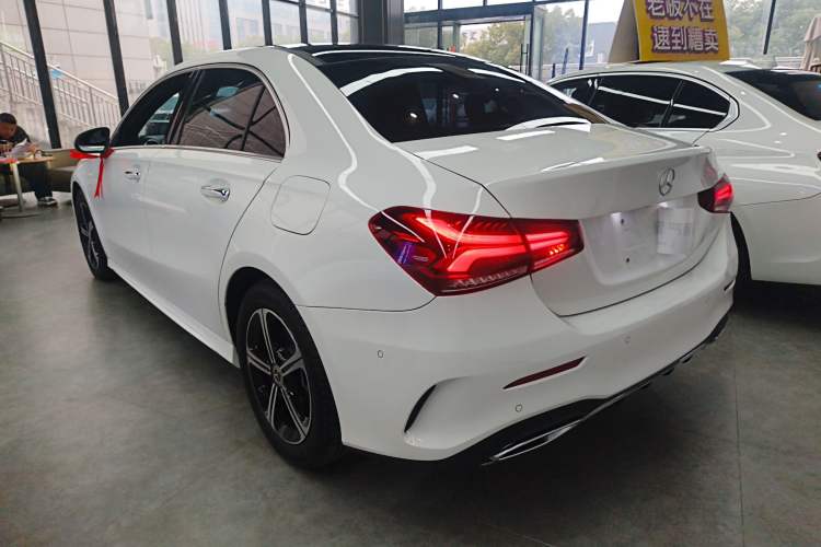 Used Mercedes-Benz A-Class 2022 Revised Version A 200 L Sport Sedan Fashionable Style