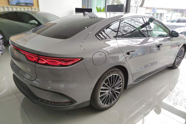 Used BYD Han 2025 EV with 701 km of Laser Radar-Enabled Intelligent Driving
