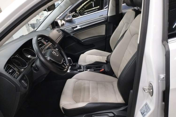 Used Volkswagen Golf 2017 230TSI Automatic Luxury Million-Vehicle Commemorative Edition