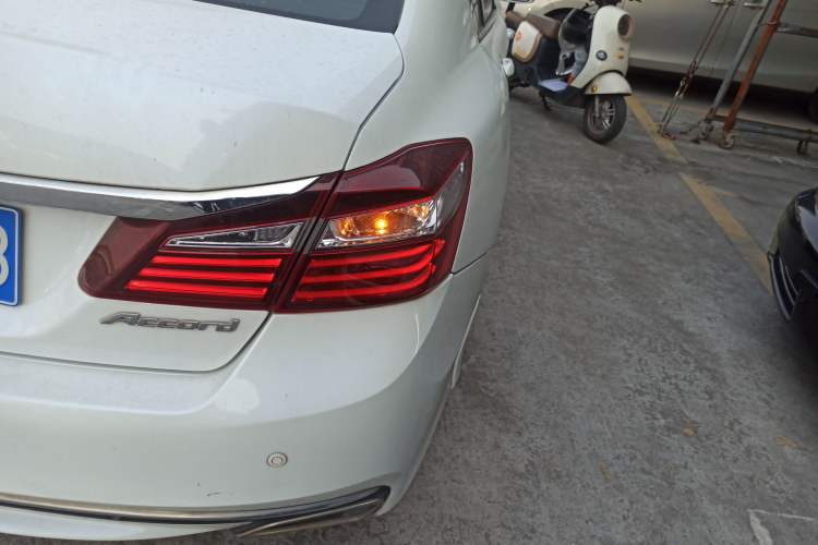 Used Honda Accord 2016 2.0L Luxury Edition
