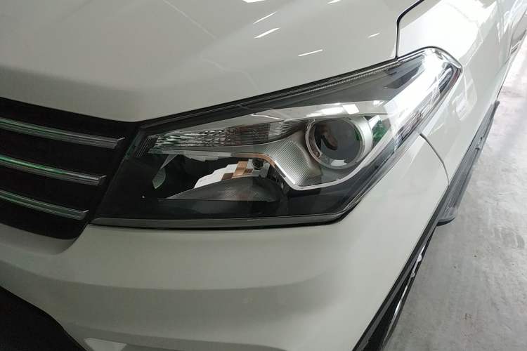 Used Dongfeng Fengon S560 2019 1.8L Manual Urban Model
