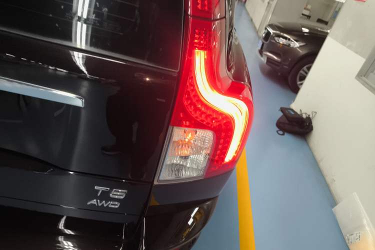 Used Volvo XC Classic 2014 T5 Luxury Edition
