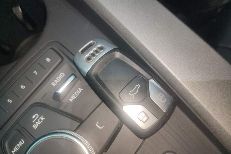 Used Audi A4L 2018 30th Anniversary Edition 40 TFSI Trendy Model
