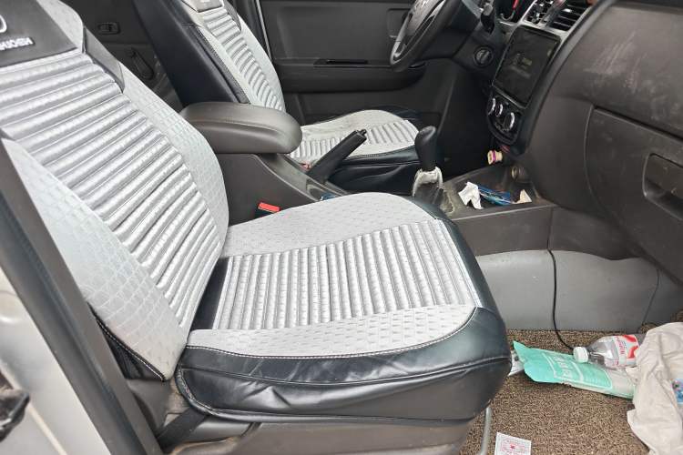 Used Wuling Rongguang V 2016 1.5L Standard Version
