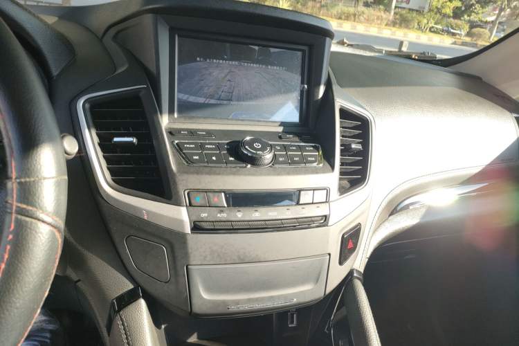 Used Dongfeng Aeolus AX7 2018 Classic 1.6T Automatic Elite Model
