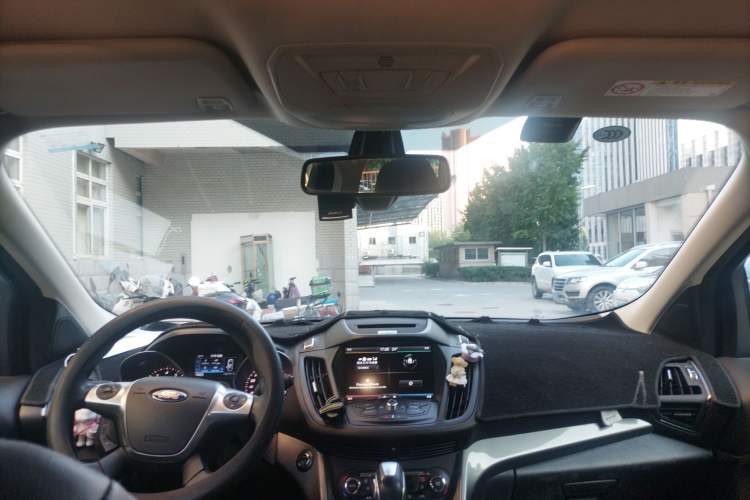 Used Ford Kuga 2015 1.5L GTDi Four-Wheel-Drive Elite Model
