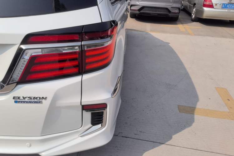 Used Honda Elysion 2019 2.0L Hybrid Luxury Edition
