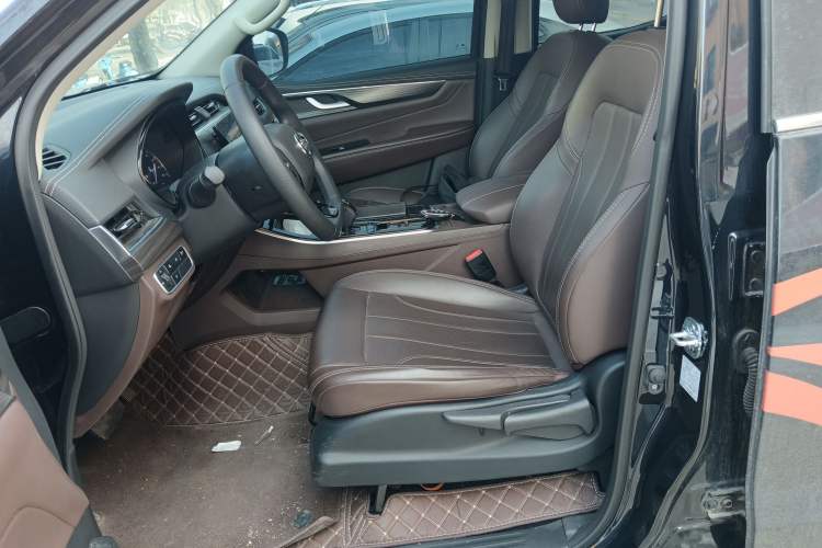 Used Dongfeng Ruichi 7 2023 2.3T Automatic Two-Wheel Drive Diesel Standard Version with Long Cargo Bed
